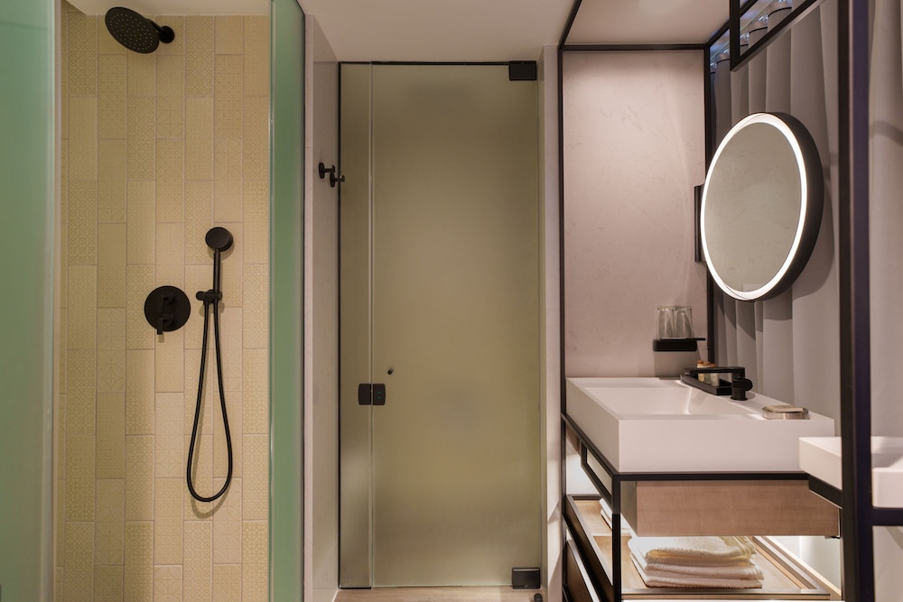 Renaissance New York Flushing Hotel at Tangram - photo 14