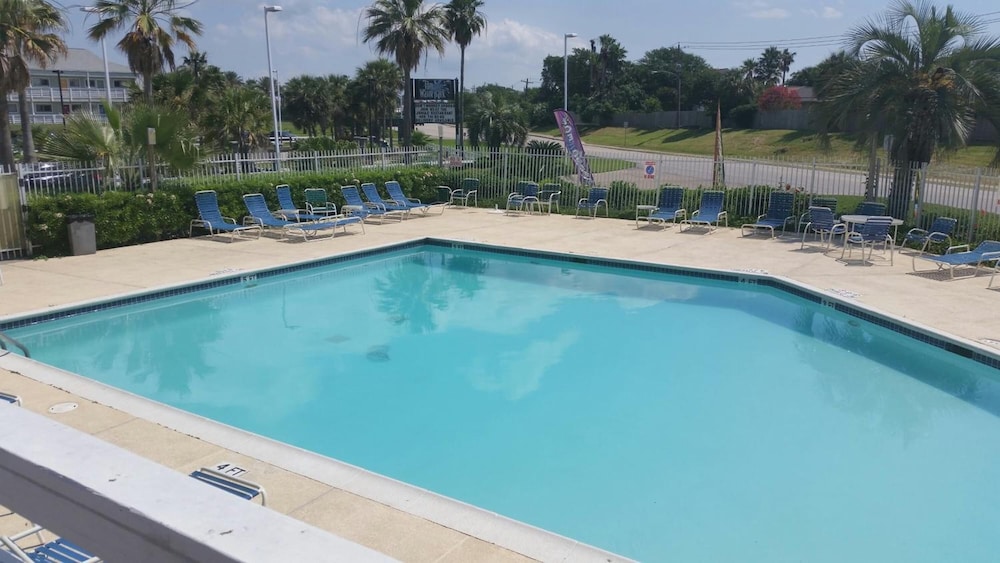 Inn at The Waterpark - photo 22