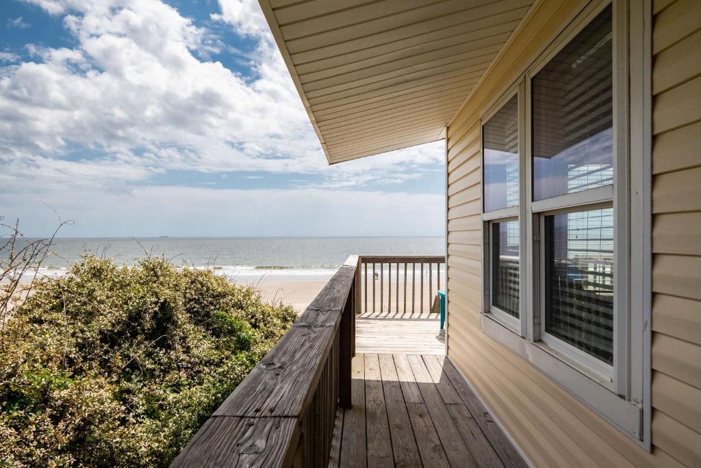 Windward Mark by Oak Island Accommodations - photo 19