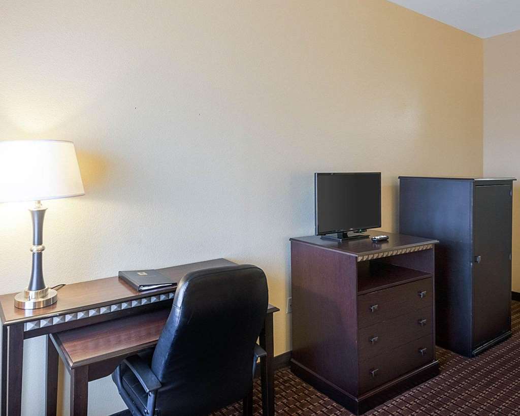 Comfort Inn & Suites Regional Medical Center - photo 15