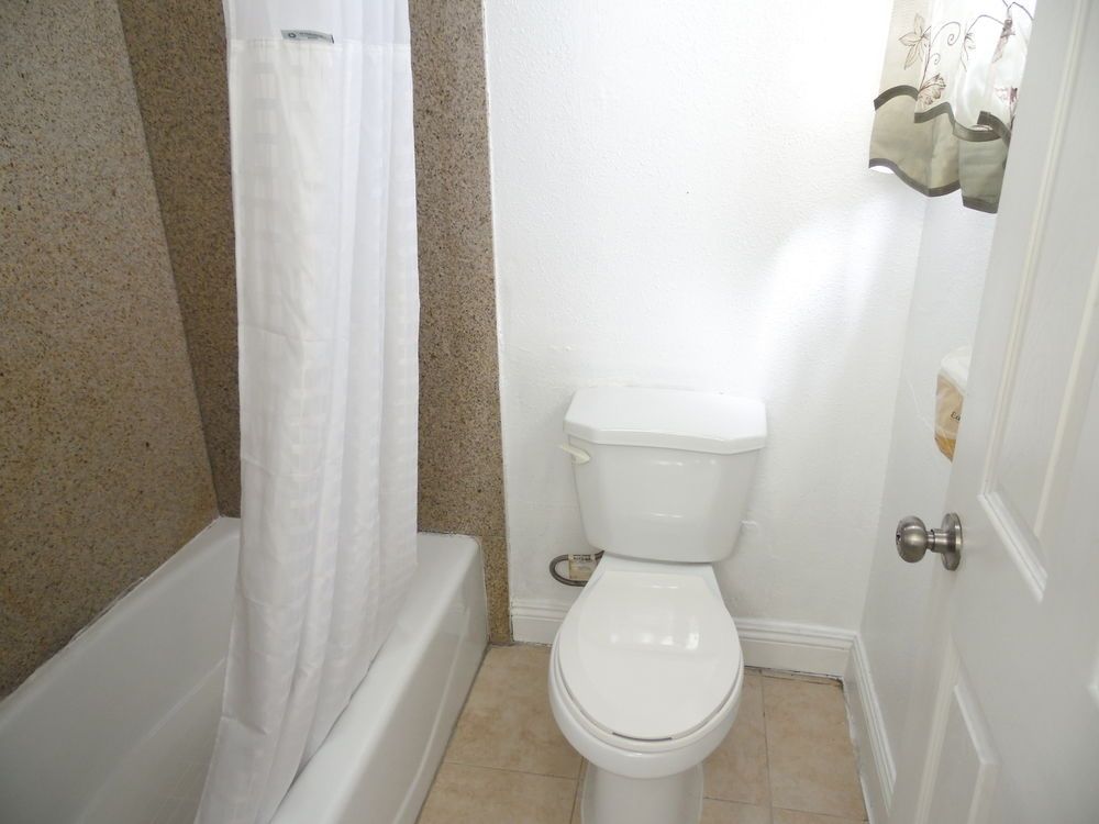 Ec Motel - photo 26