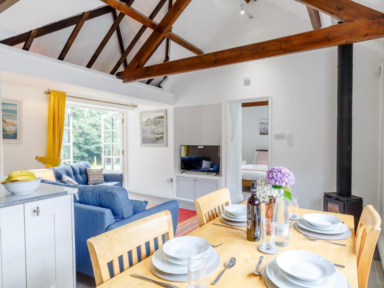 2 Bed in Lower Treluswell 78621 — Penryn — photo 2