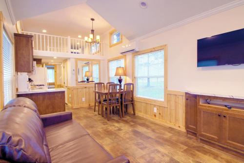 Greys Point Camp Cottage 7 10916491 — Irvington