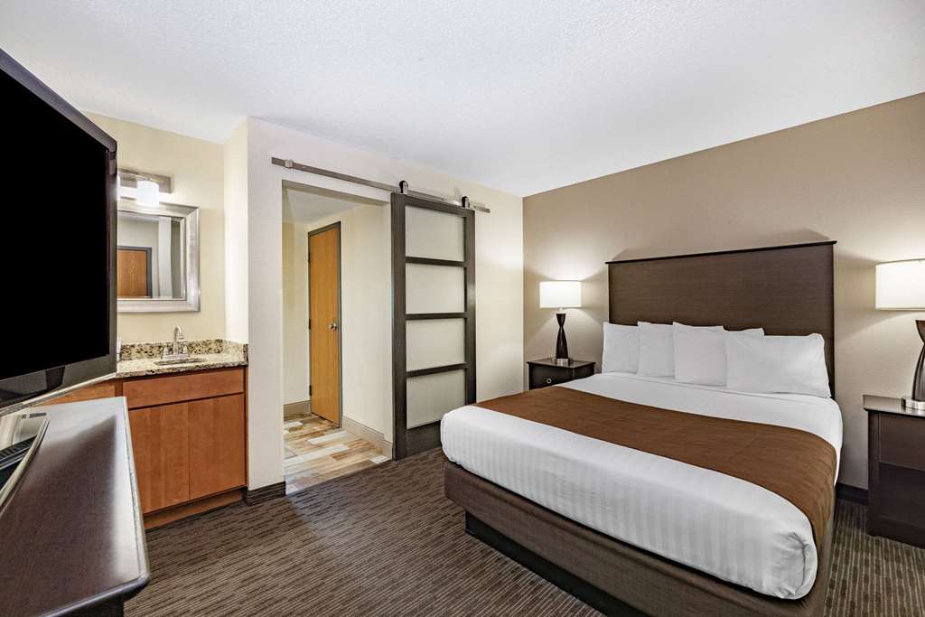 AmericInn by Wyndham Apple Valley - photo 15