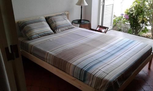 Sunny and cozy room close to Cascais center in Cascais, Portugal