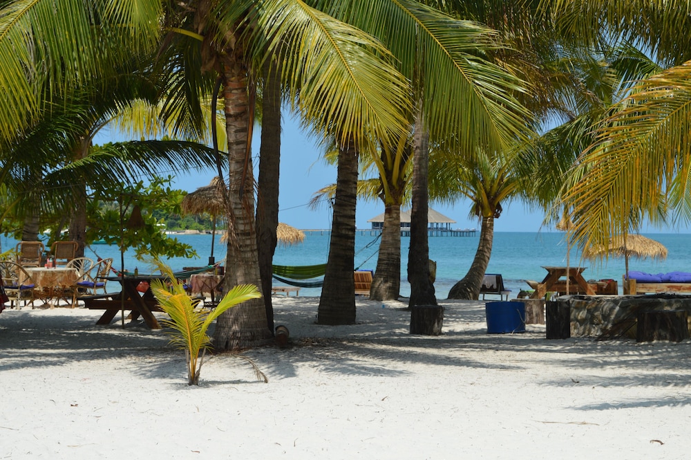 Palm Beach Bungalow Resort - carbon neutral hotel in Sihanoukville