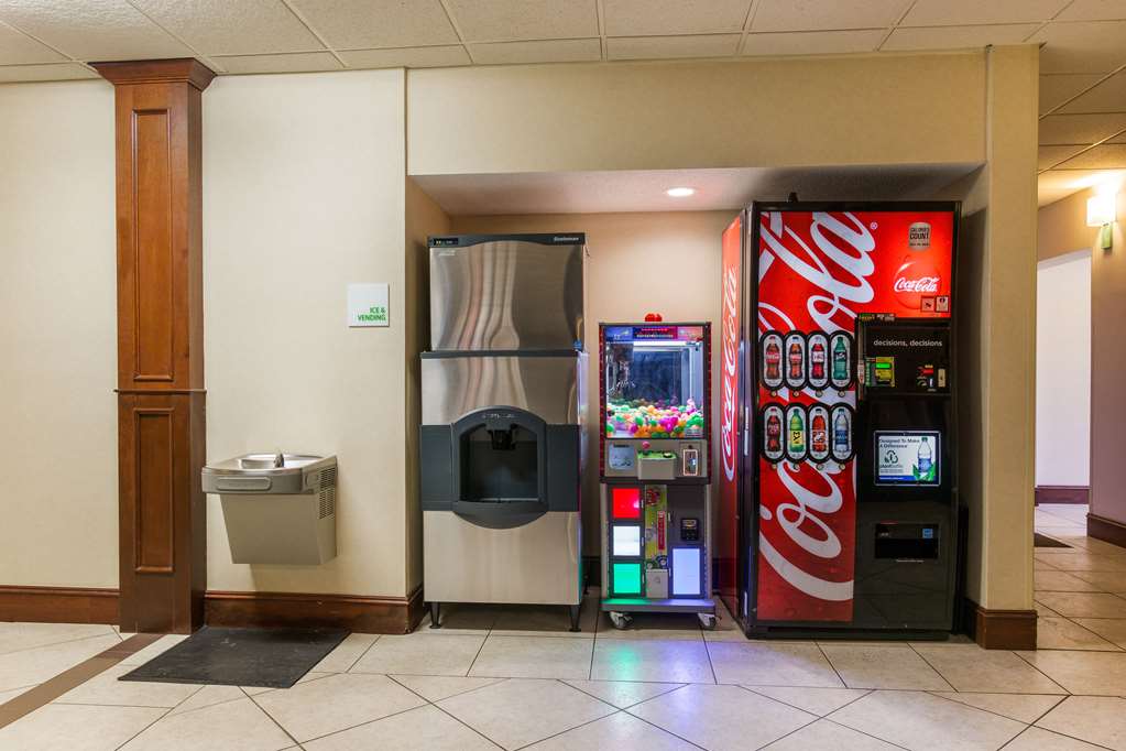 Clarion Hotel Convention Center - photo 69