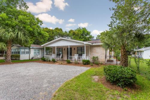 Slack Tide Cottage — 4-Star Luxury Hotel in Saint Simons Island, United States