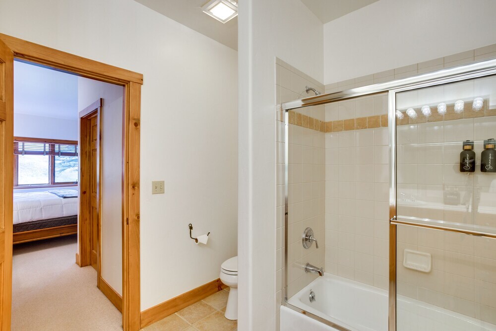 1 Mi to Beaver Creek Resort Townhome with Hot Tub - photo 9
