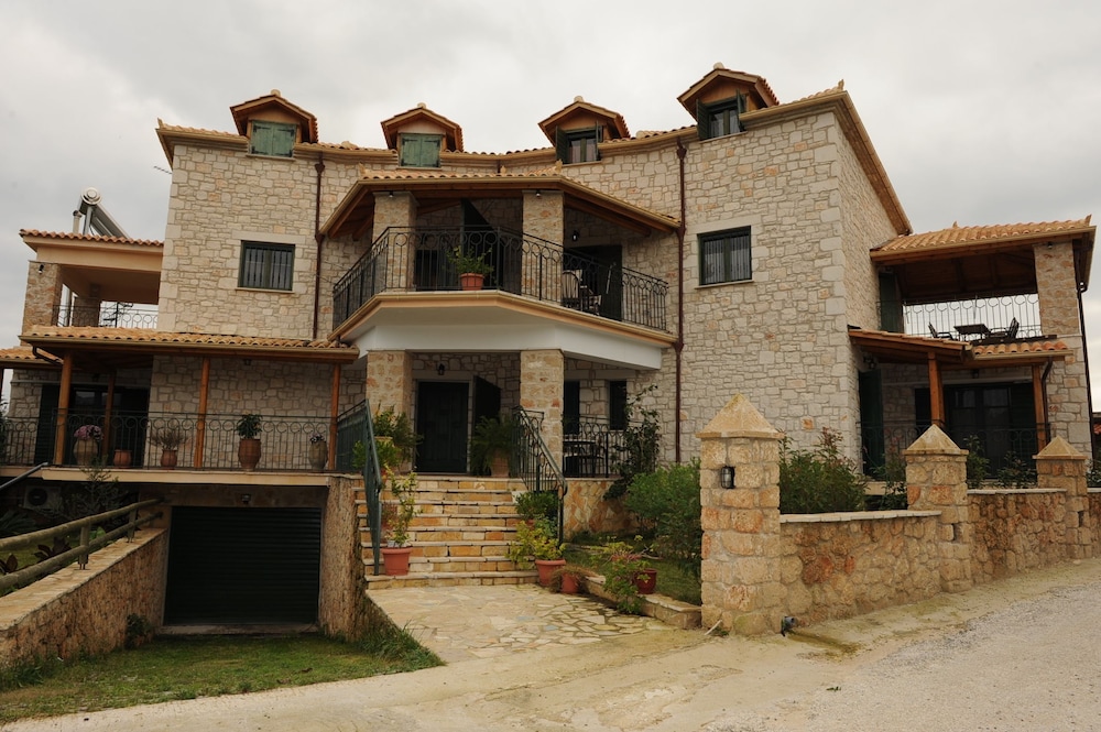 Ammos Villas — 4-Star Luxury Hotel in Zakynthos, Greece