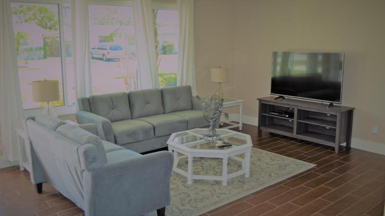 Private Heated Pool Resort Style Home Minutes From the Beach - photo 23