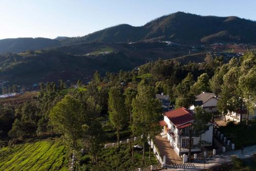 StayVista at Villa Misty Oaks with Breakfast — 4-Star Luxury Hotel in Ooty, India