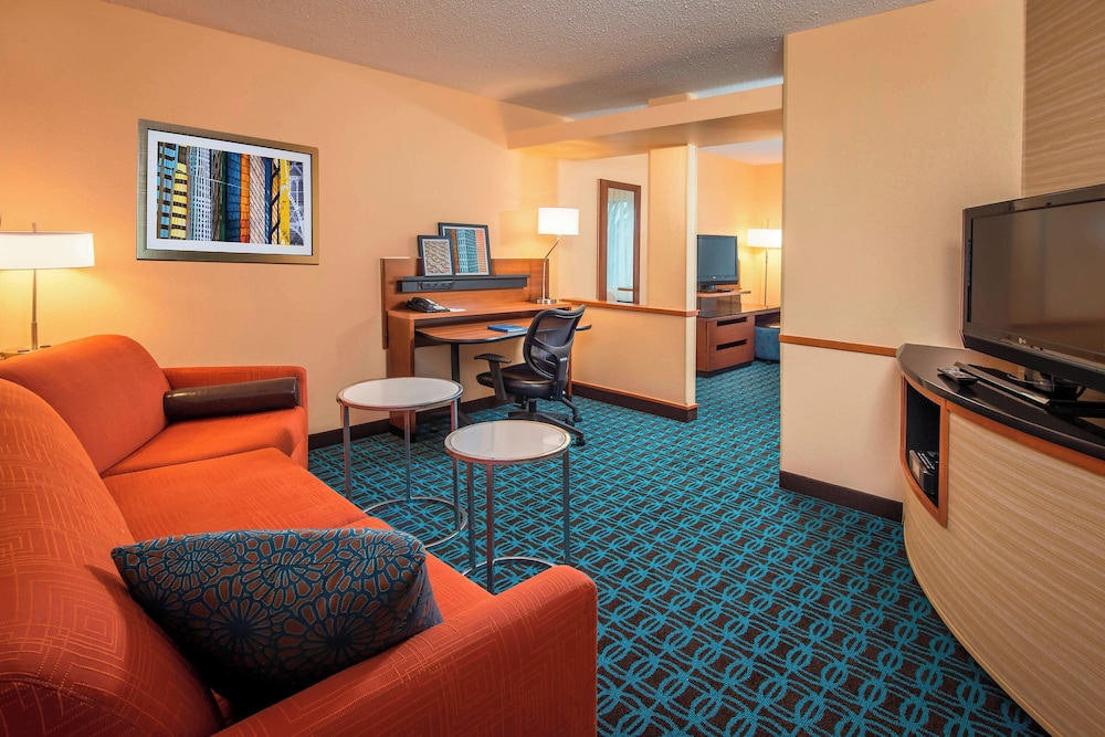 Fairfield Inn & Suites by Marriott Frederick - photo 10
