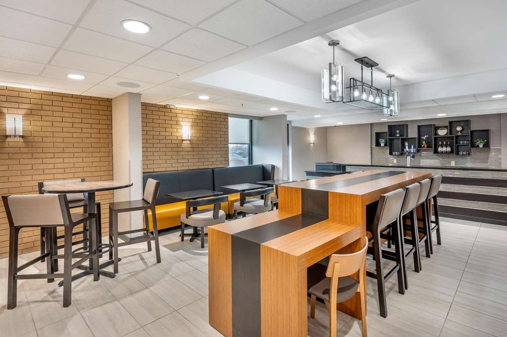 Drury Inn & Suites Champaign - photo 16
