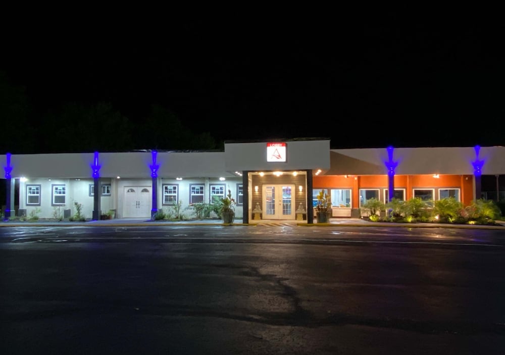 Lx Hotel Powered by ACW Circle - photo 90
