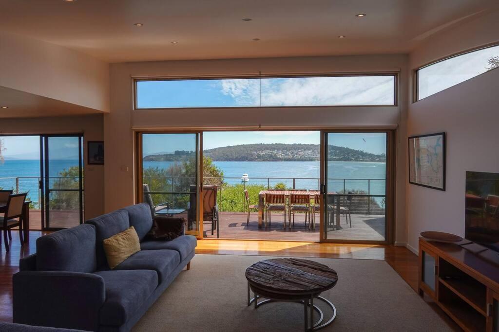 Waterfront Primrose Retreat - last minute hotel in Unknown City