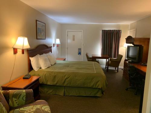 Merrimac Inn & Suites - photo 27