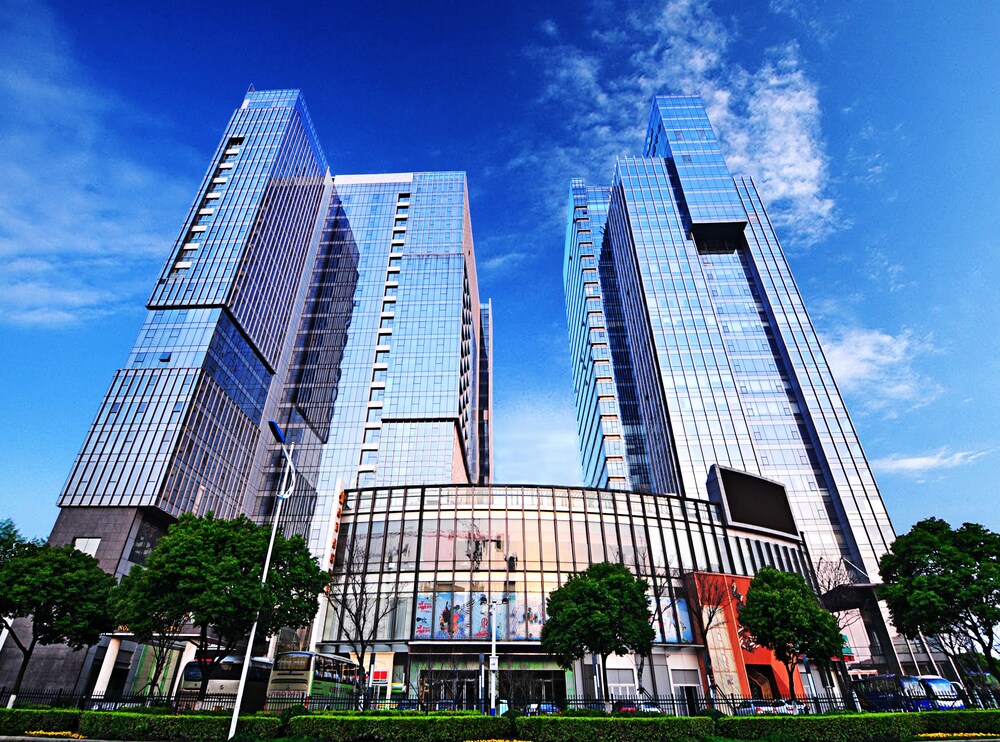 Noble Crown Hotel in Wuxi, People's Republic of China