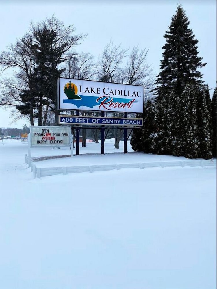Lake Cadillac Resort - photo 18