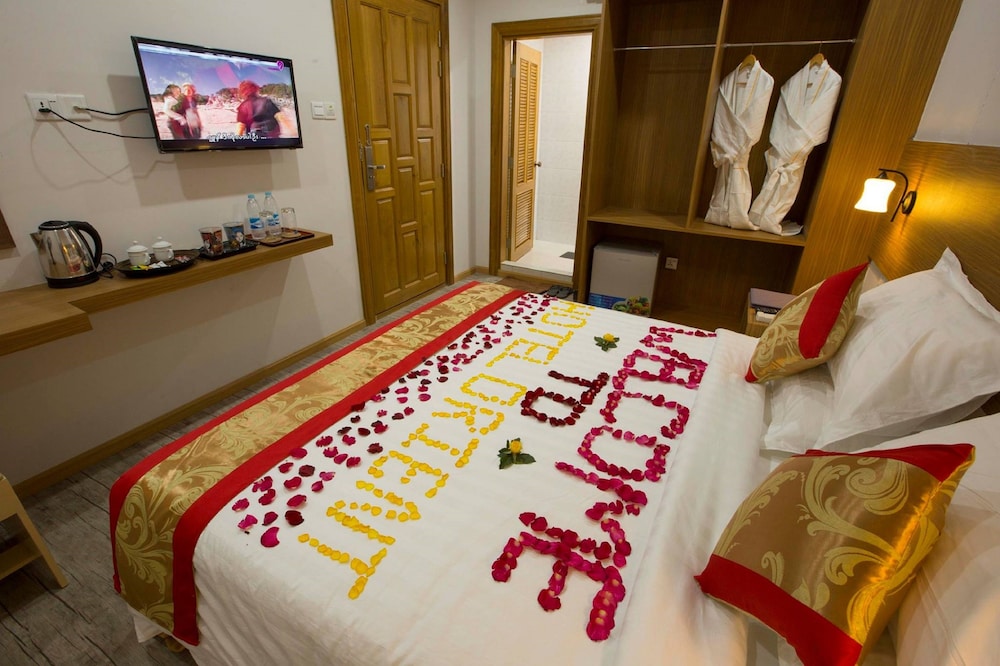 Orient Hotel - last minute hotel in Mandalay