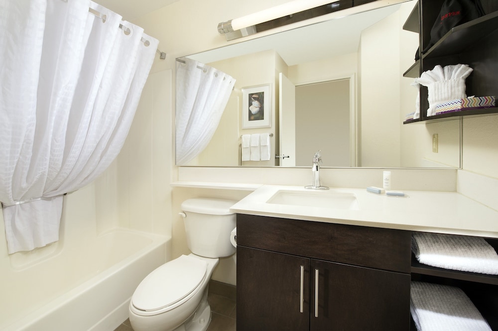 Candlewood Suites Richmond South by IHG - photo 40