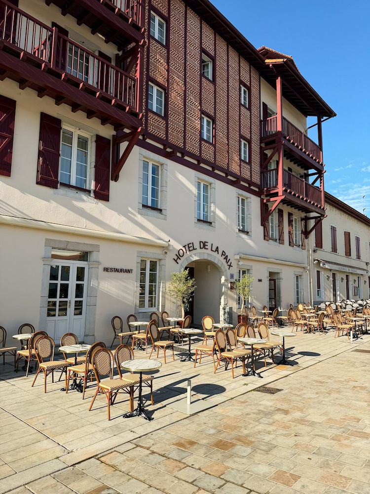 Hotel De La Paix — hotel in Saint-Palais-Sur-Mer