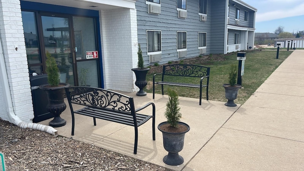 Belgium Inn & Suites - photo 30