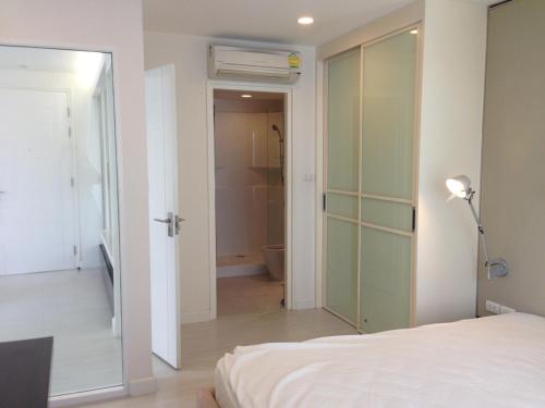 Condo near Iconsiam The Bangkok Sathorn Taksin Corner Room