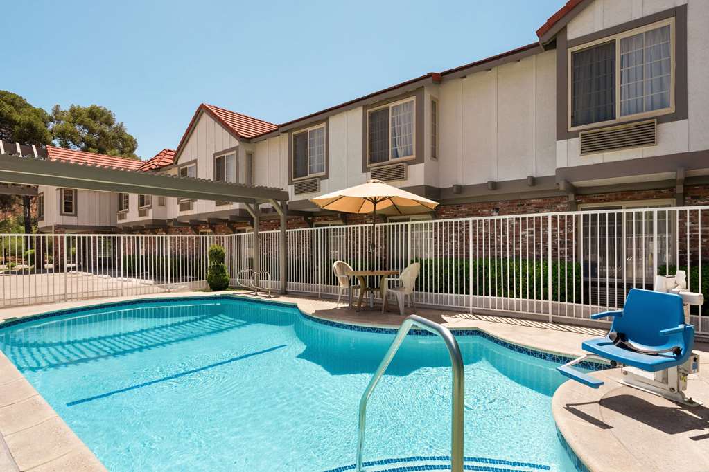Super 8 by Wyndham Santa Clarita Valencia - photo 7