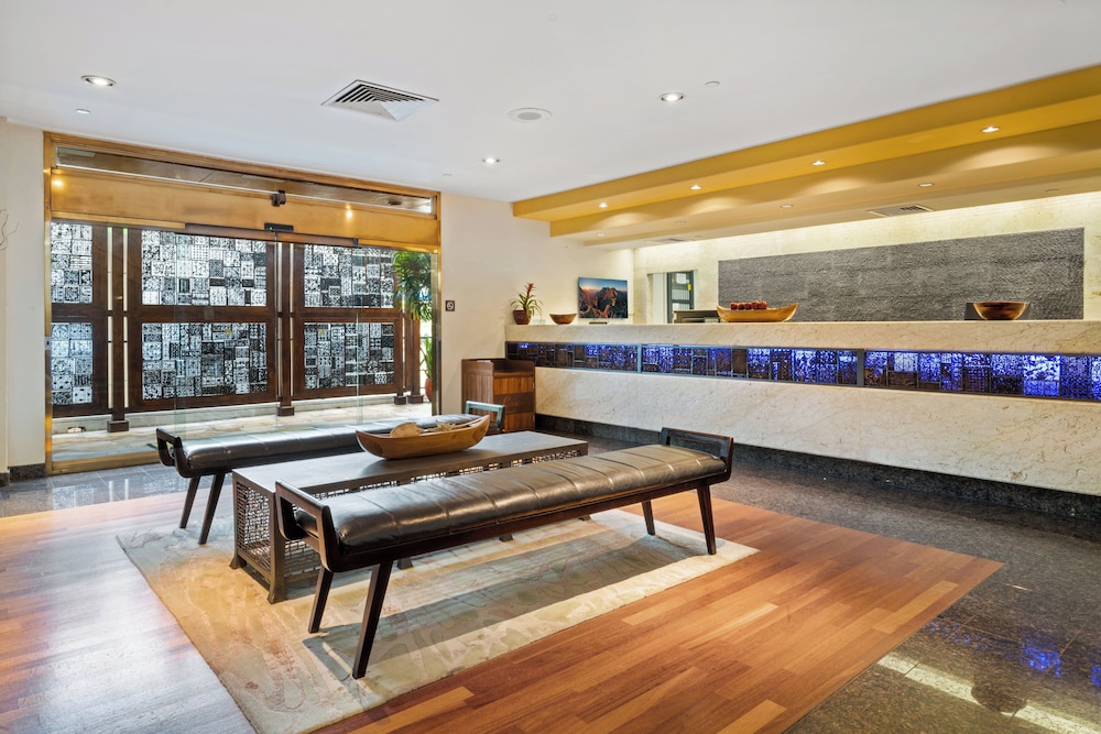 Luana Waikiki Hotel & Suites - photo 2