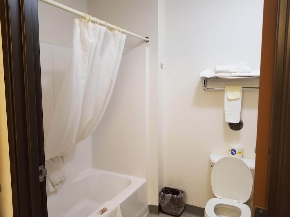 Bilmar Inn & Suites Dell Rapids Near Sioux Falls - photo 92