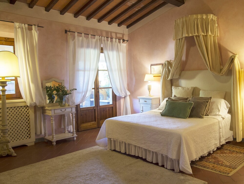 Tenuta i Massini — 4-Star Luxury Hotel in Empoli, Italy