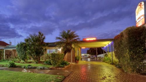 Oasis Motor Inn in Broken Hill, Australia