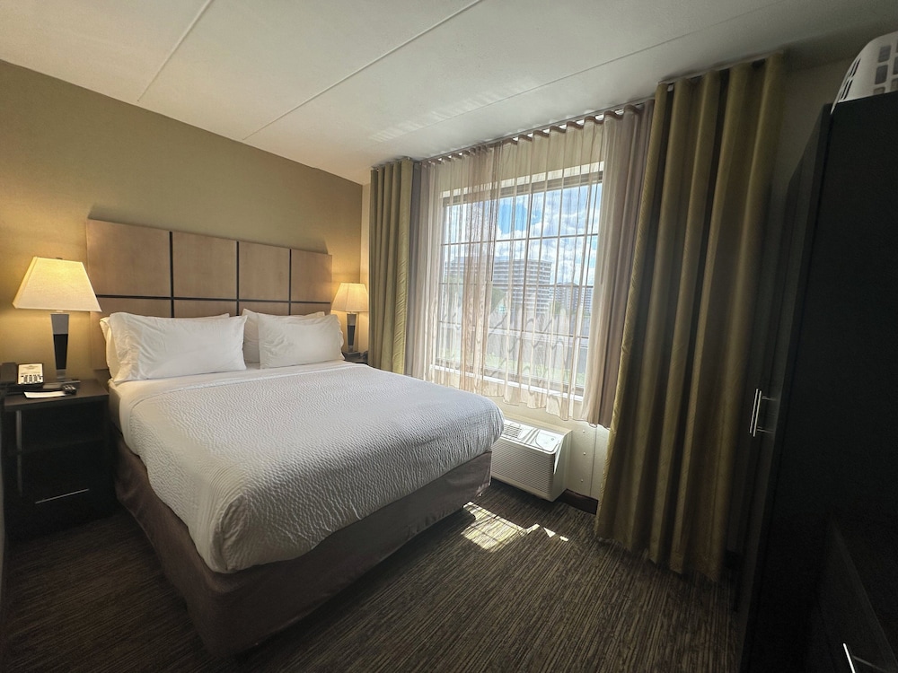 Candlewood Suites Alexandria West by IHG - photo 16