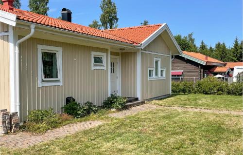 Beautiful Home In Tived With Wifi — 4-Star Luxury Hotel in Laxa, Sweden