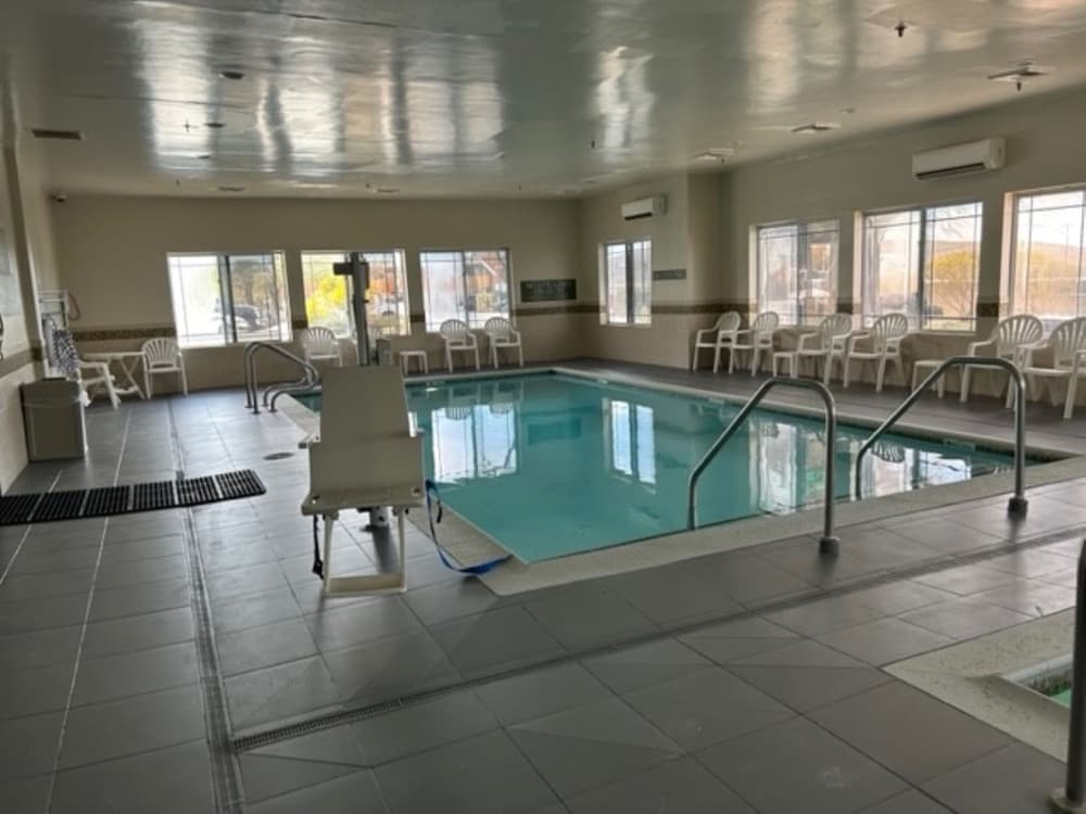 Holiday Inn & Suites Barstow by IHG - photo 27