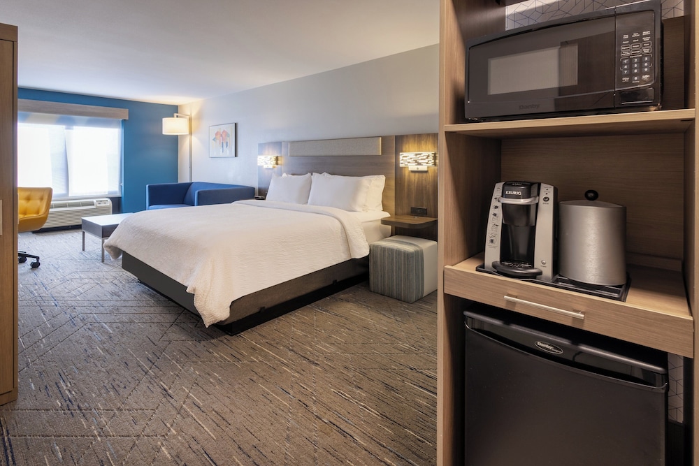 Holiday Inn Express & Suites Flowood by IHG - photo 24