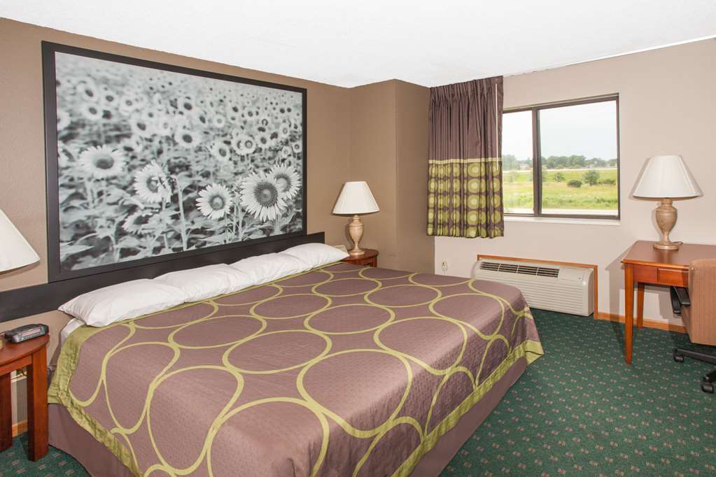 Super 8 by Wyndham Anamosa IA - photo 11