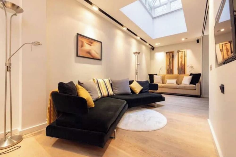 3 Bed Apartment Sleeps 6 Pet Friendly Wi Fi — 4-Star Luxury Hotel in London, United Kingdom