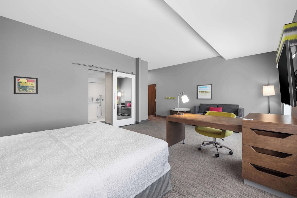 Hampton Inn & Suites by Hilton Bakersfield Central - photo 24