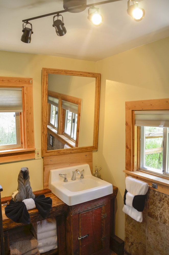 The Woolly Bugger Inn - photo 121