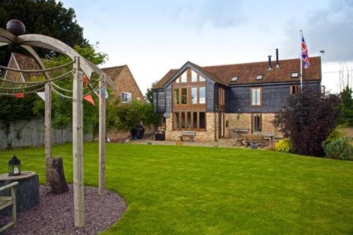 Grove Barn - carbon neutral hotel in Ely