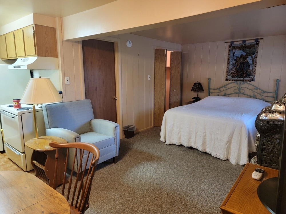Wagon Wheel Hotel - photo 42