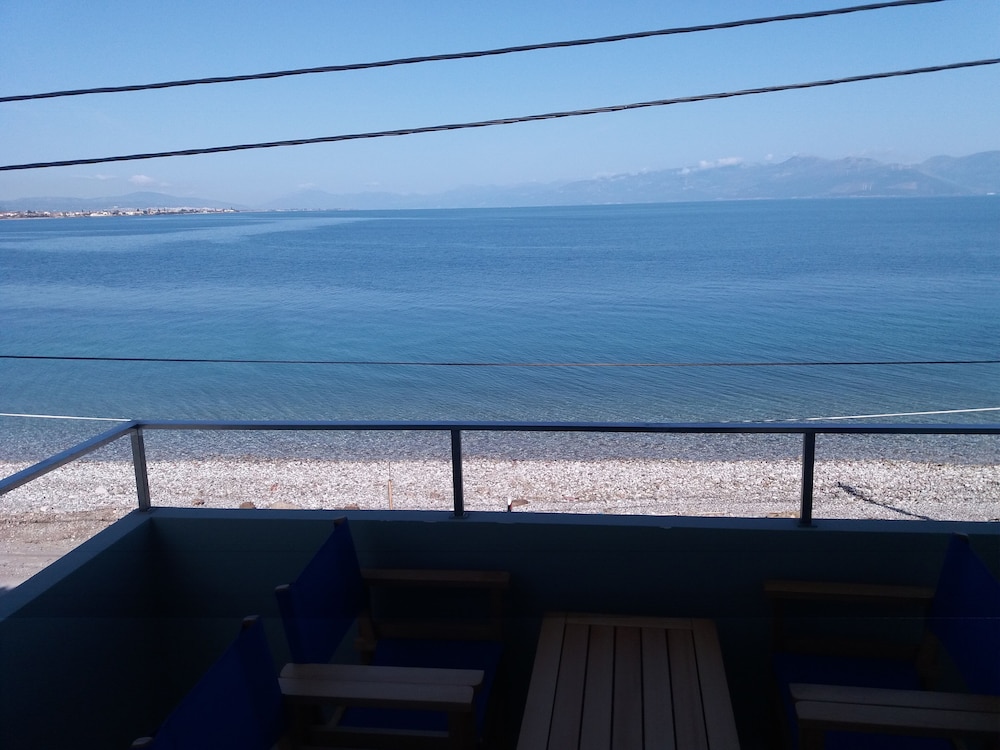 Stavento beach front suites - last minute hotel in Delphi