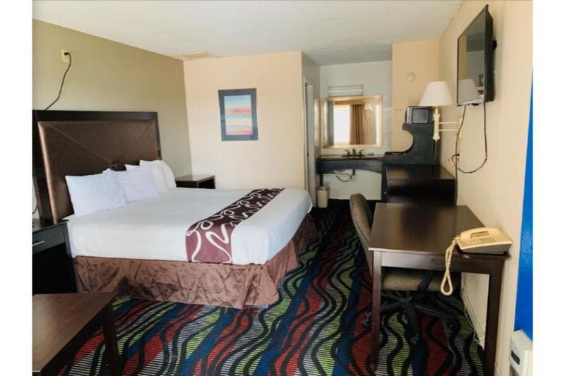 Americas Best Value Inn Elm Creek - photo 5