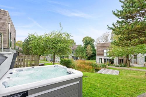 House 12 — 4-Star Luxury Hotel in Looe, United Kingdom