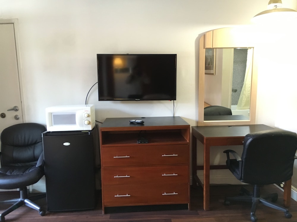 Riverside Inn & Suites - photo 6