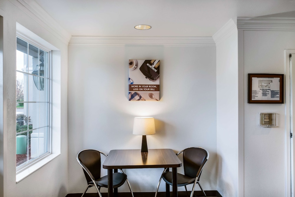 Motel 6 Fishers IN Indianapolis - photo 5