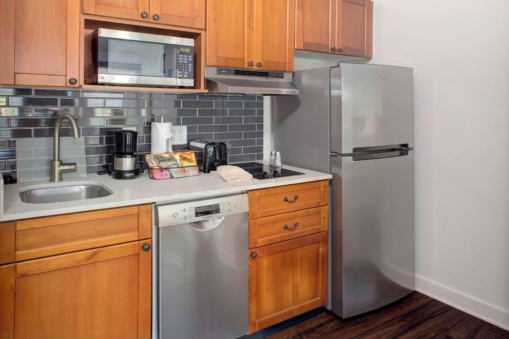 HYATT house Parsippany East - photo 12