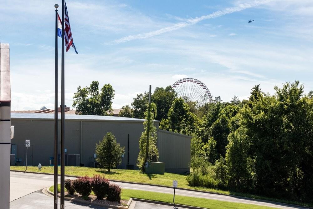 Howard Johnson Hotel - featured photo